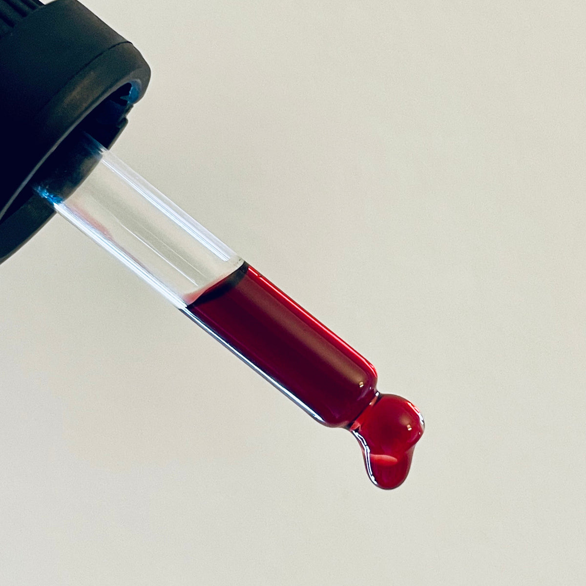 Incicellar alkanet root extract
Oil soluble
Red plant pigment